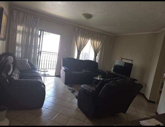 2 BEDROOM APARTMENT FOR SALE IN RUSTENBURG CENTRAL
